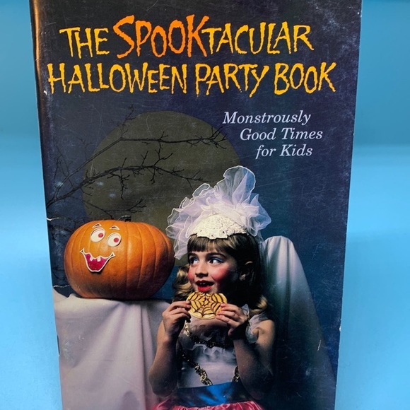1989 Vintage The spooktacular halloween party book - Picture 2 of 9